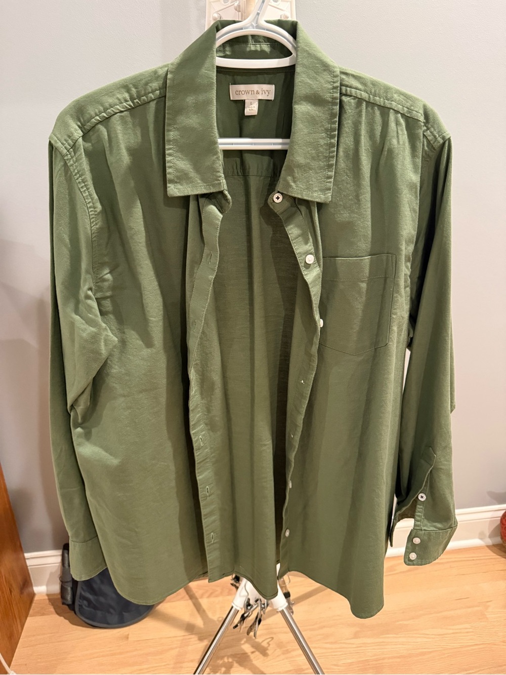 crown & ivy women’s Olive Green Lightweight Shirt Jacket